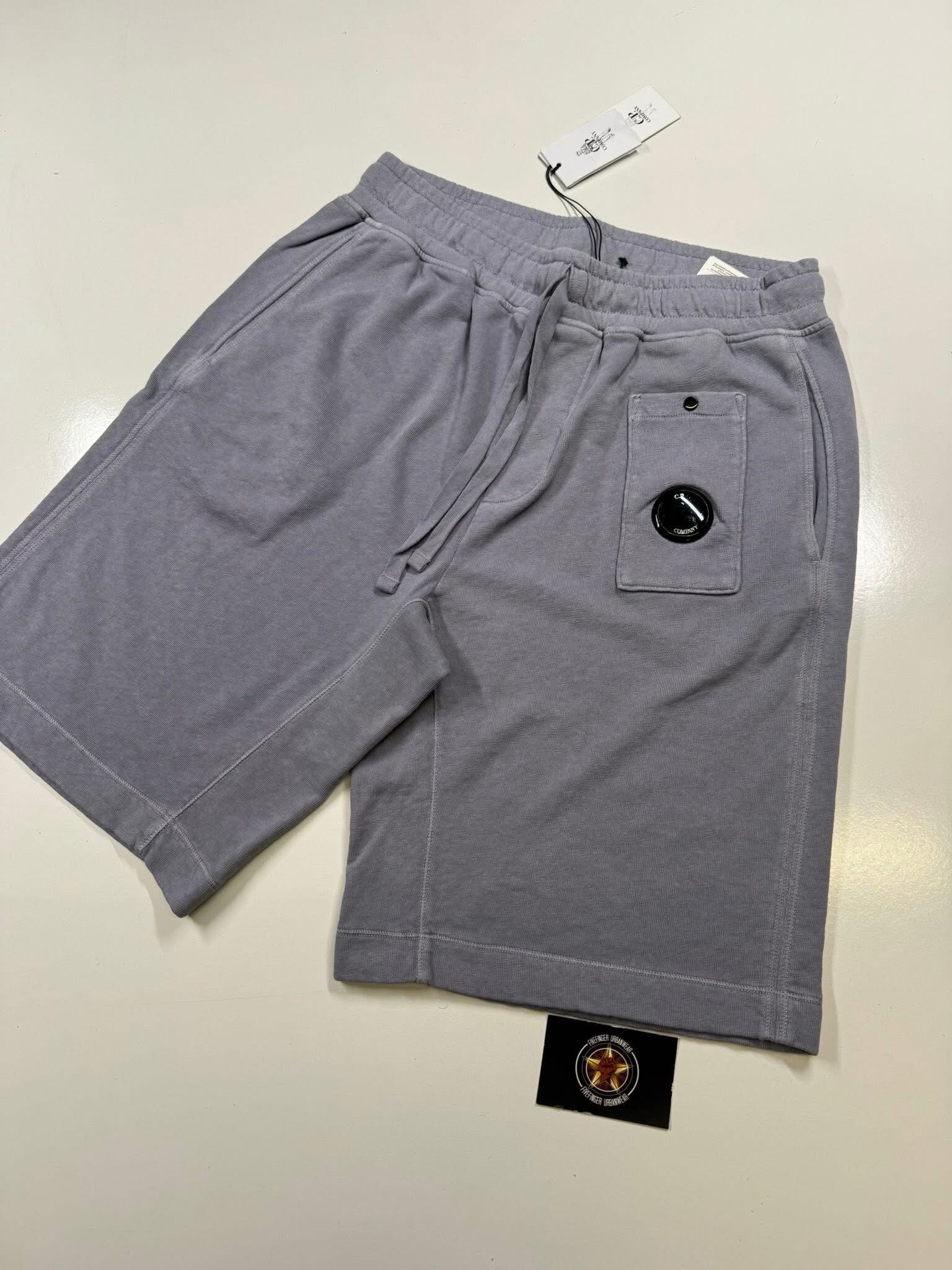 img_4132 CP COMPANY 268a MALFILE FLEECE POCKET JOGGING BERMUDA IN LILAC - Image 1
