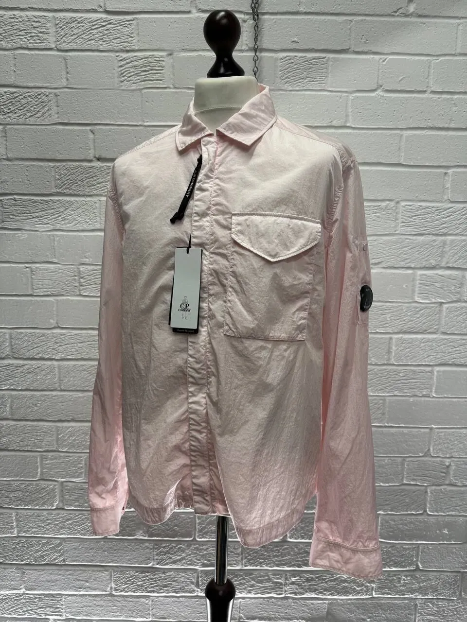 C.P. COMPANY 039A Chrome-R Zipped Overshirt in pink. - Image 1
