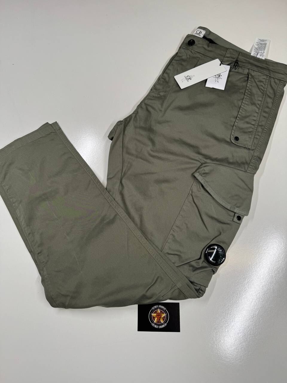 img_8857-2 CP Company 058A Satin Stretch Cargo Pants in Green - Image 1