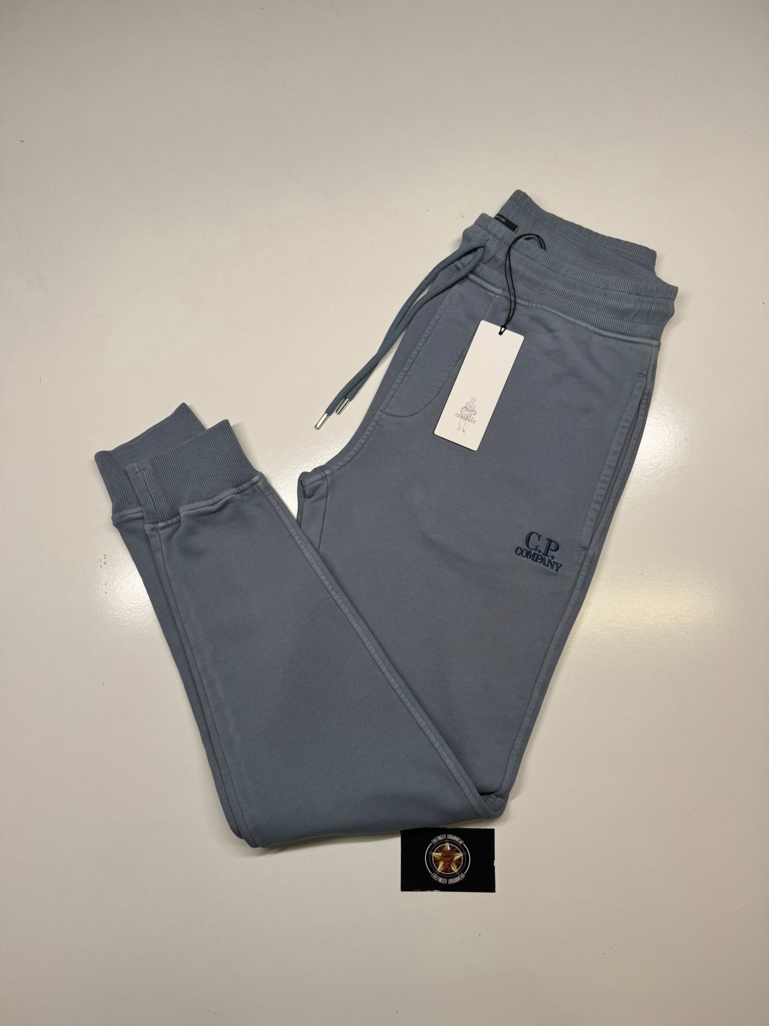 CP COMPANY 062B JOGGING PANT IN BRUSHED EMERIZED DIAGONAL FLEECE - SKY BLUE / 851 - Image 1