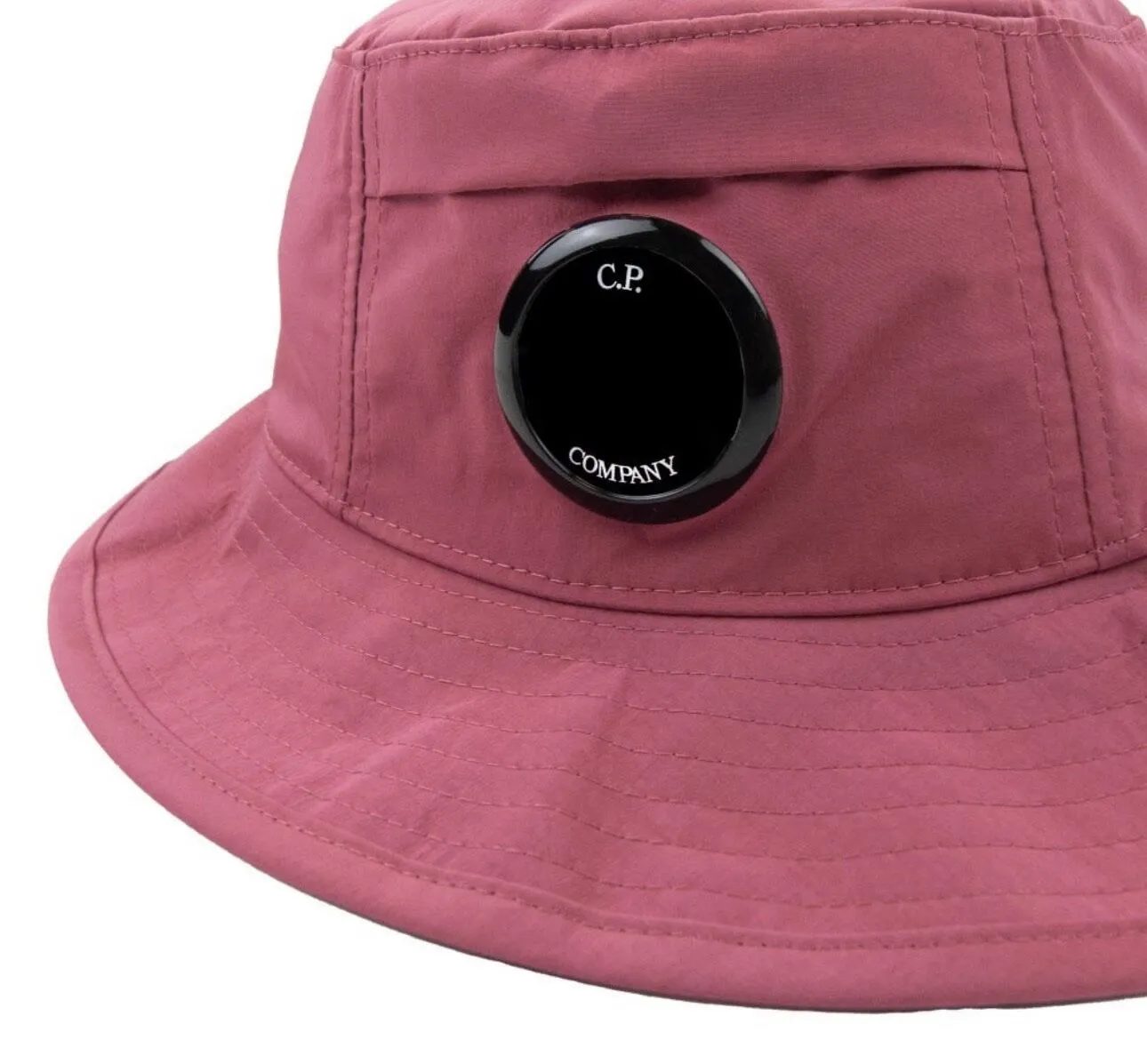 screenshot-17 CP COMPANY Chrome R Lens Bucket Hat - Red Bud 577 - Image 1