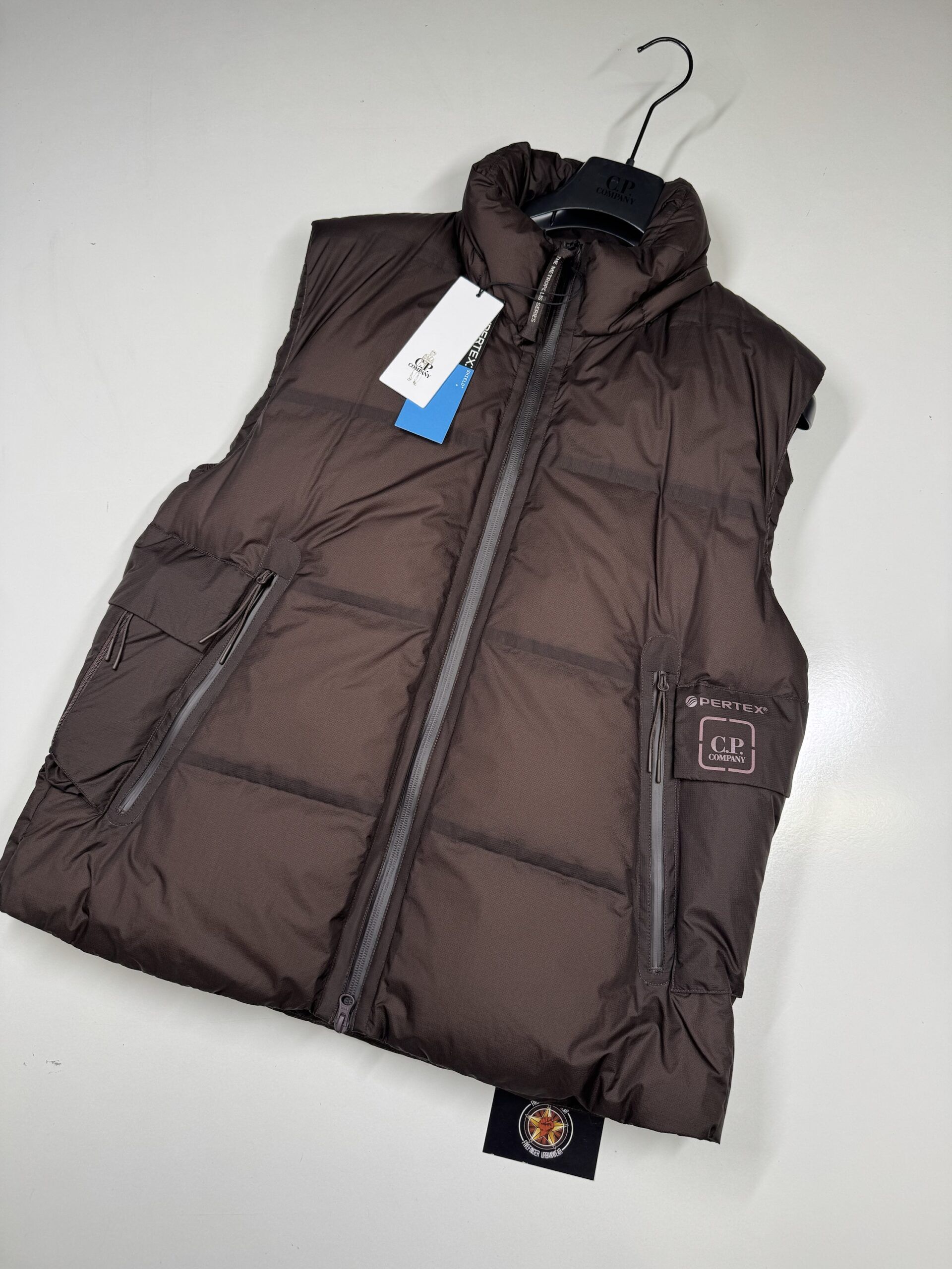 img_2125 C.P. COMPANY 007A METROPOLIS PERTEX DOWN VEST IN RUM & RAISEN - Image 1