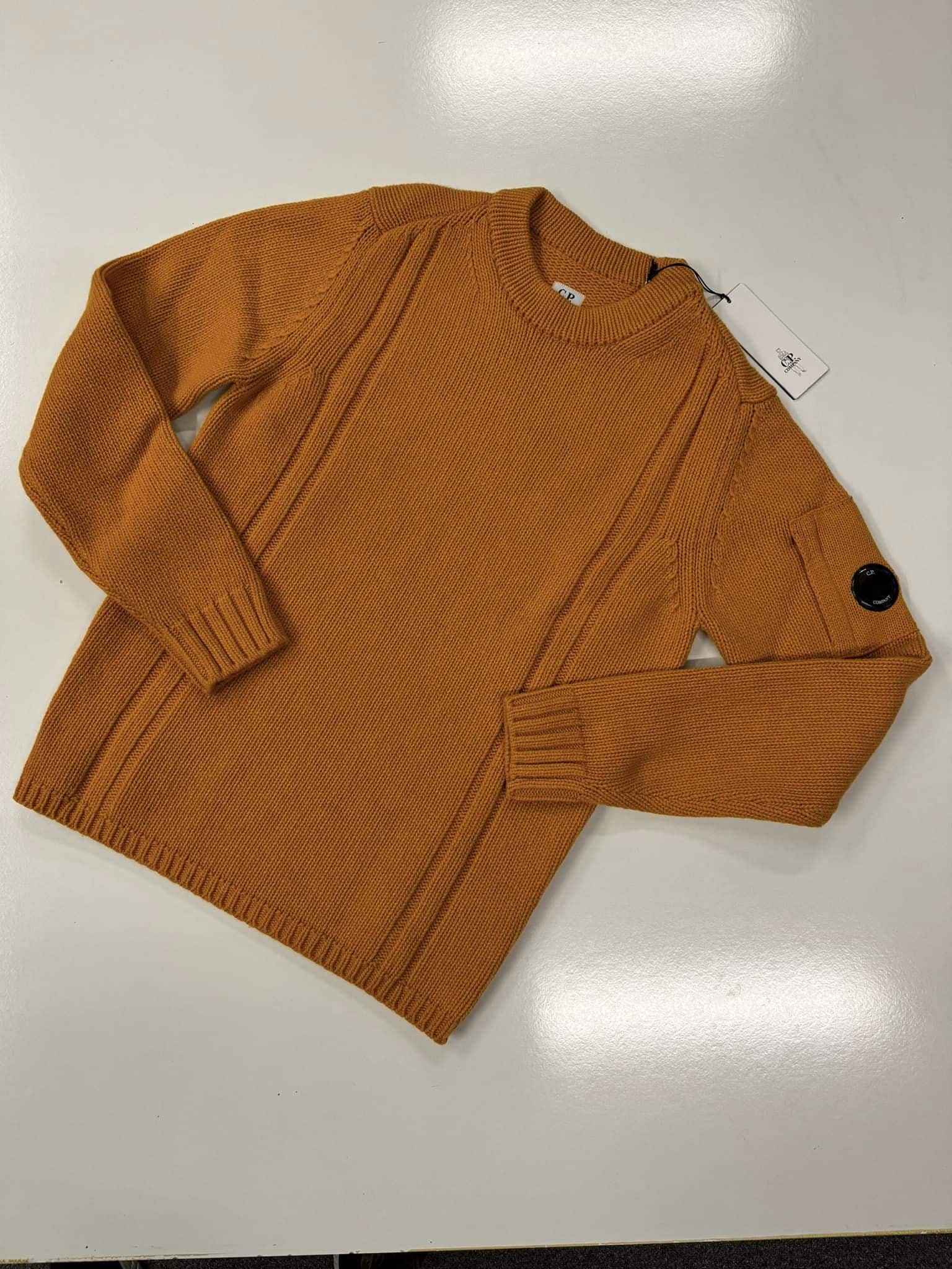 385856544_185800311214954_1039541659700926739_n CP Company Lambswool Crew neck Jumper - Size 50 / large / p2p 22” - Image 1