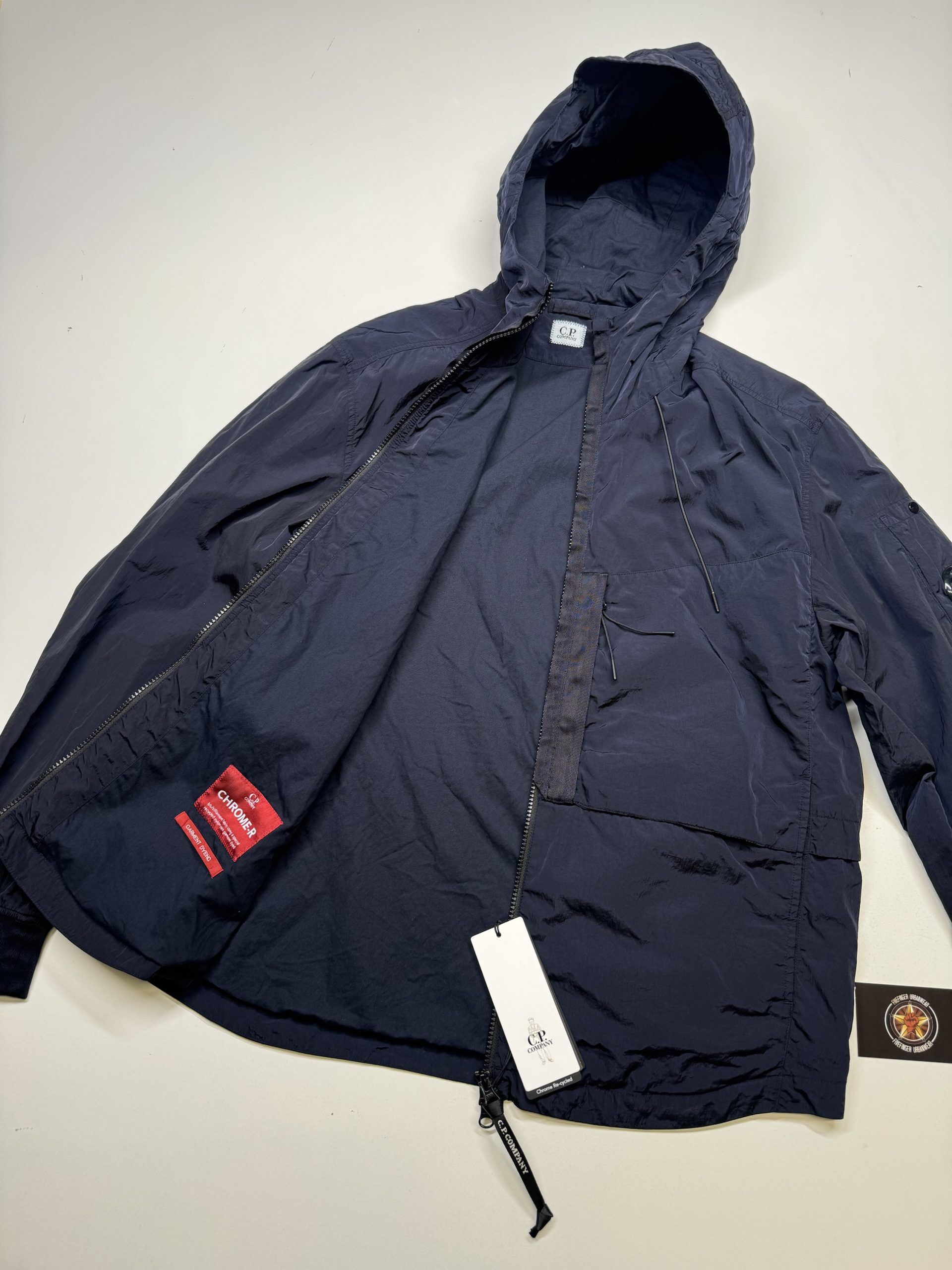 C.P. COMPANY Chrome-R Zipped Hooded Overshirt in Navy Large / 24