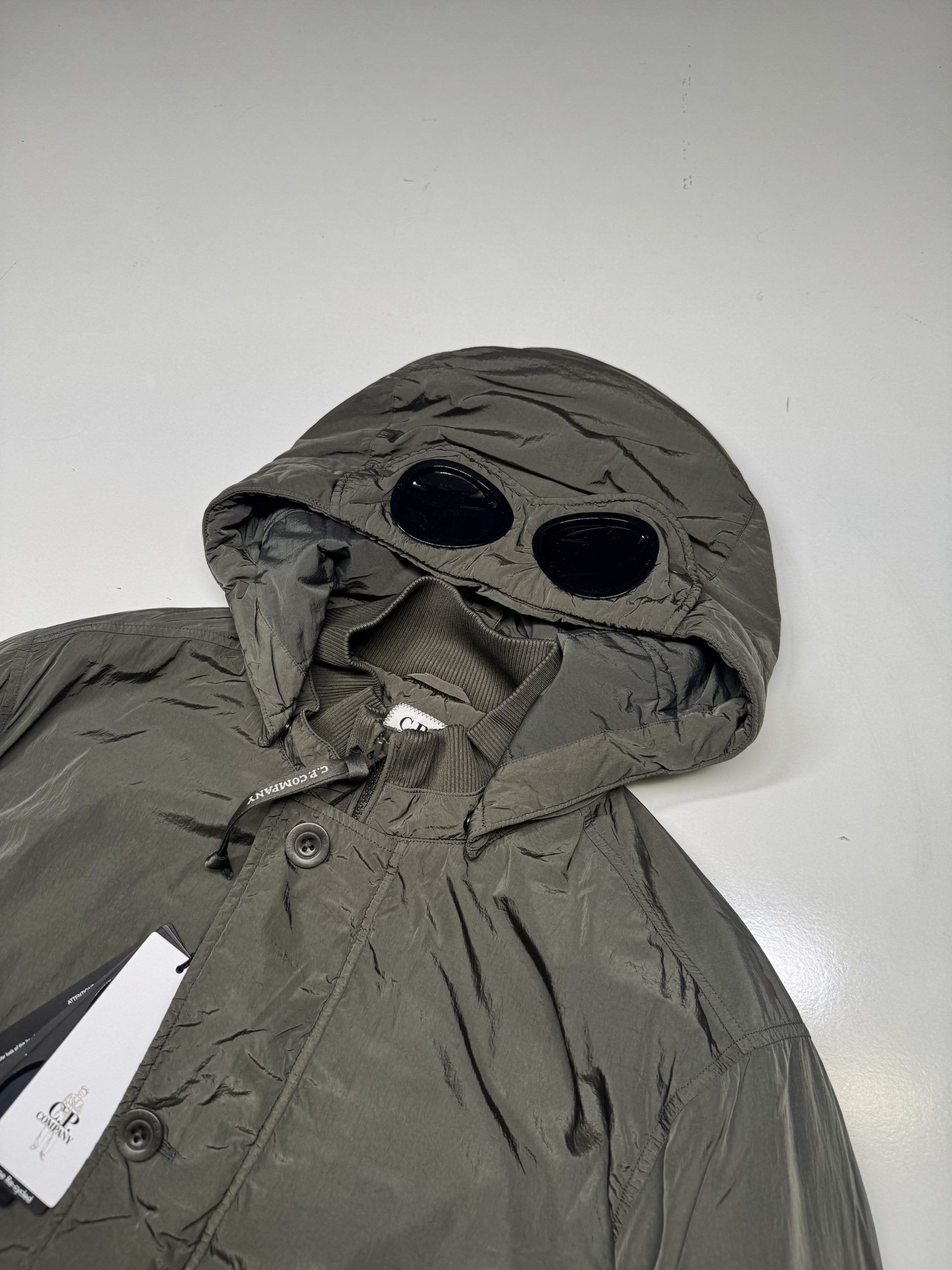 CP COMPANY Chrome-R Goggle Jacket in Green - Fivefinger Urbanwear Ltd