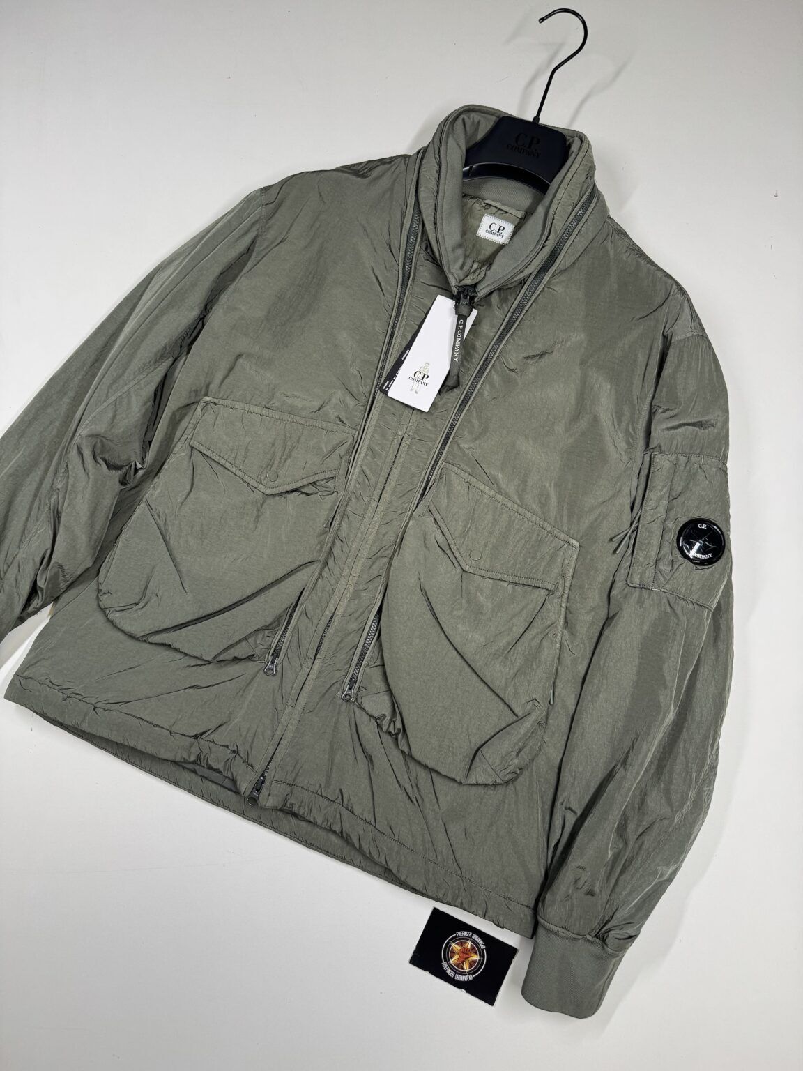 CP COMPANY 089A Chrome R Padded Jacket in Grape Leaf / 674