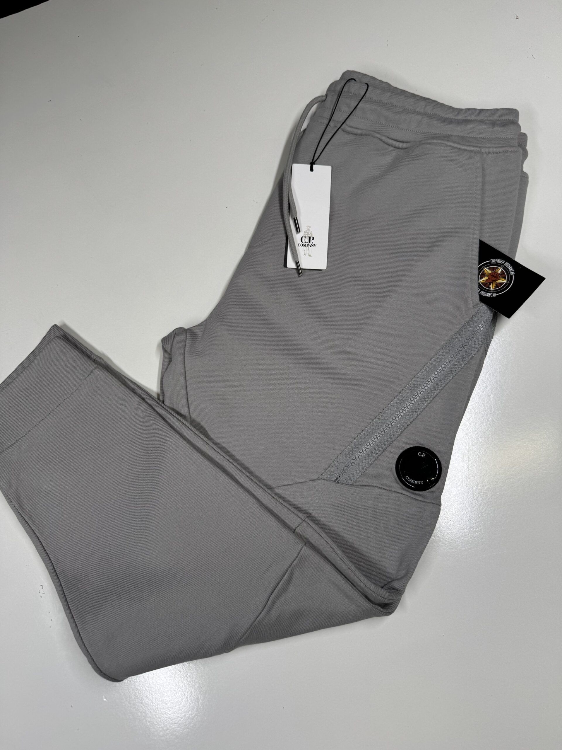 img_9596-2 CP COMPANY 084A DIAGONAL RAISED FLEECE JOGGING PANTS IN DRIZZLE GREY - XXL / w38” - Image 1