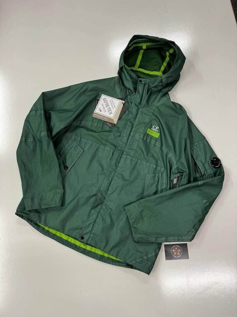 CP Company 031A Gore G-type Hooded Jacket in Green. 

Size 56 / 3XL.    / P2P 26” - Image 1