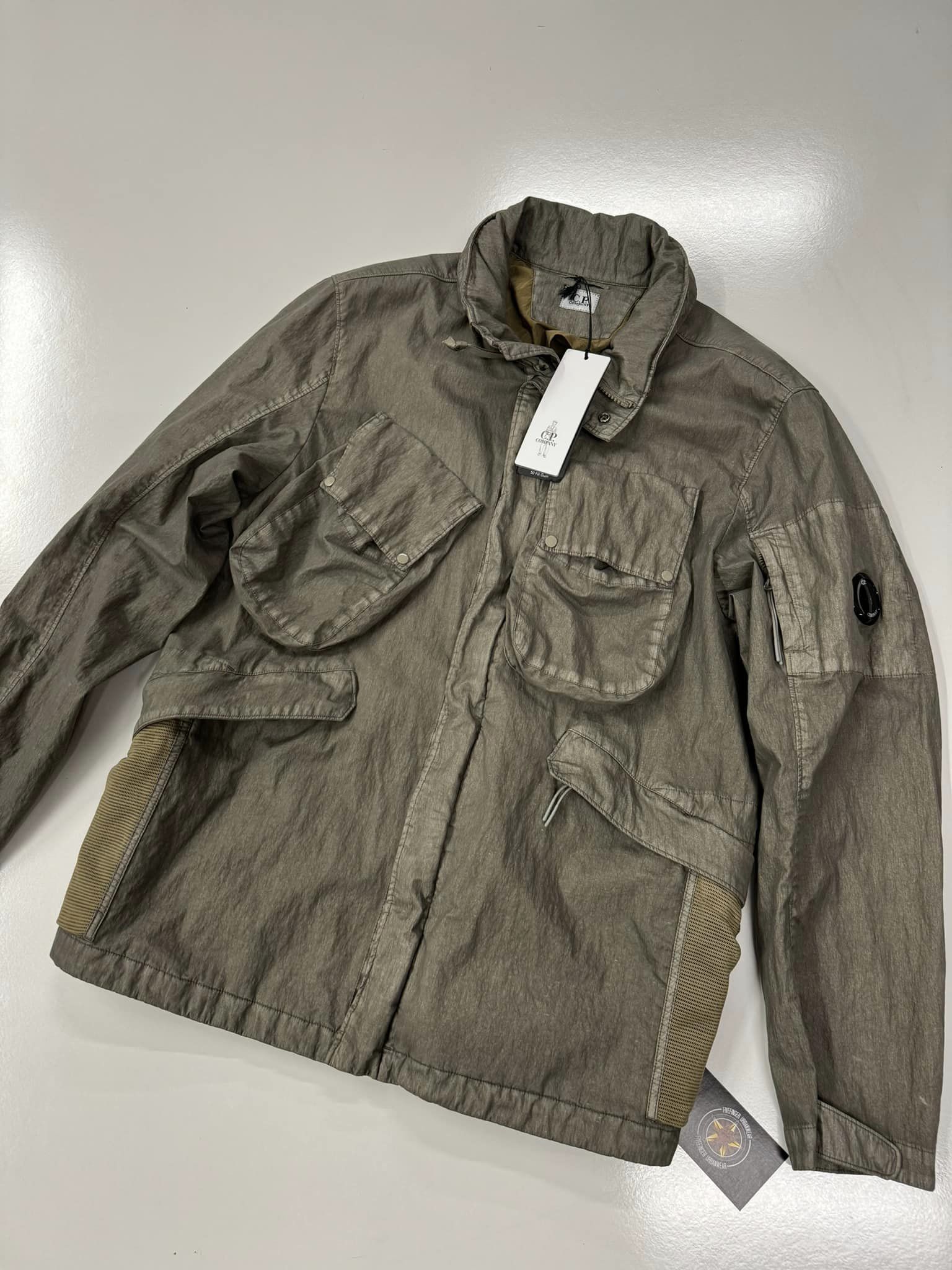 C.P. COMPANY 50 FILI GUM FIELD GOGGLE JACKET IN KHAKI 322 - Image 1