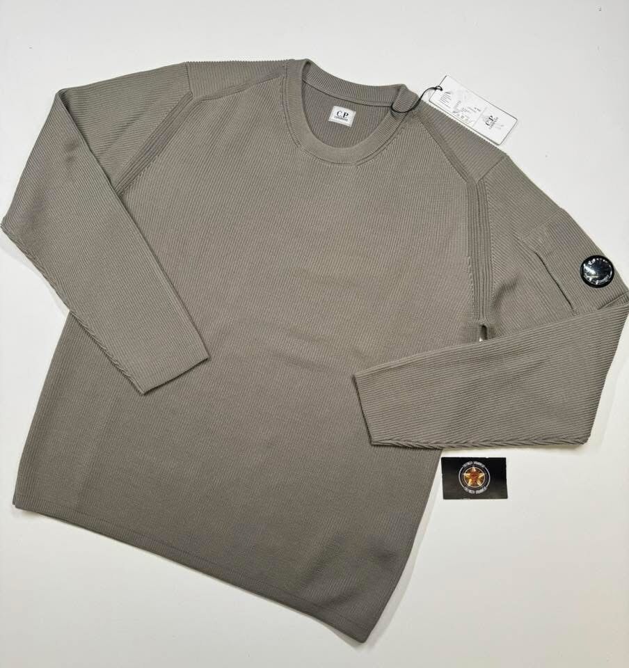 C.P. Company 236A Re-Wool knitwear Crew Neck sweater in Walnut    -  Size 58 / 4XL / P2P 25” - Image 1