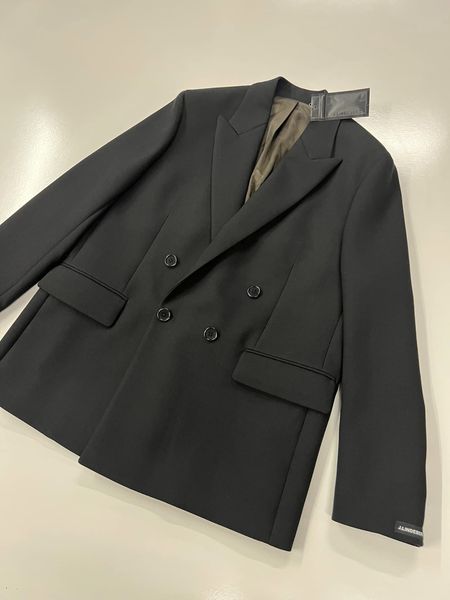 372038723_163640956764223_5066200517115352875_n J.Lindeberg David Double Weave Blazer in black - Image 1