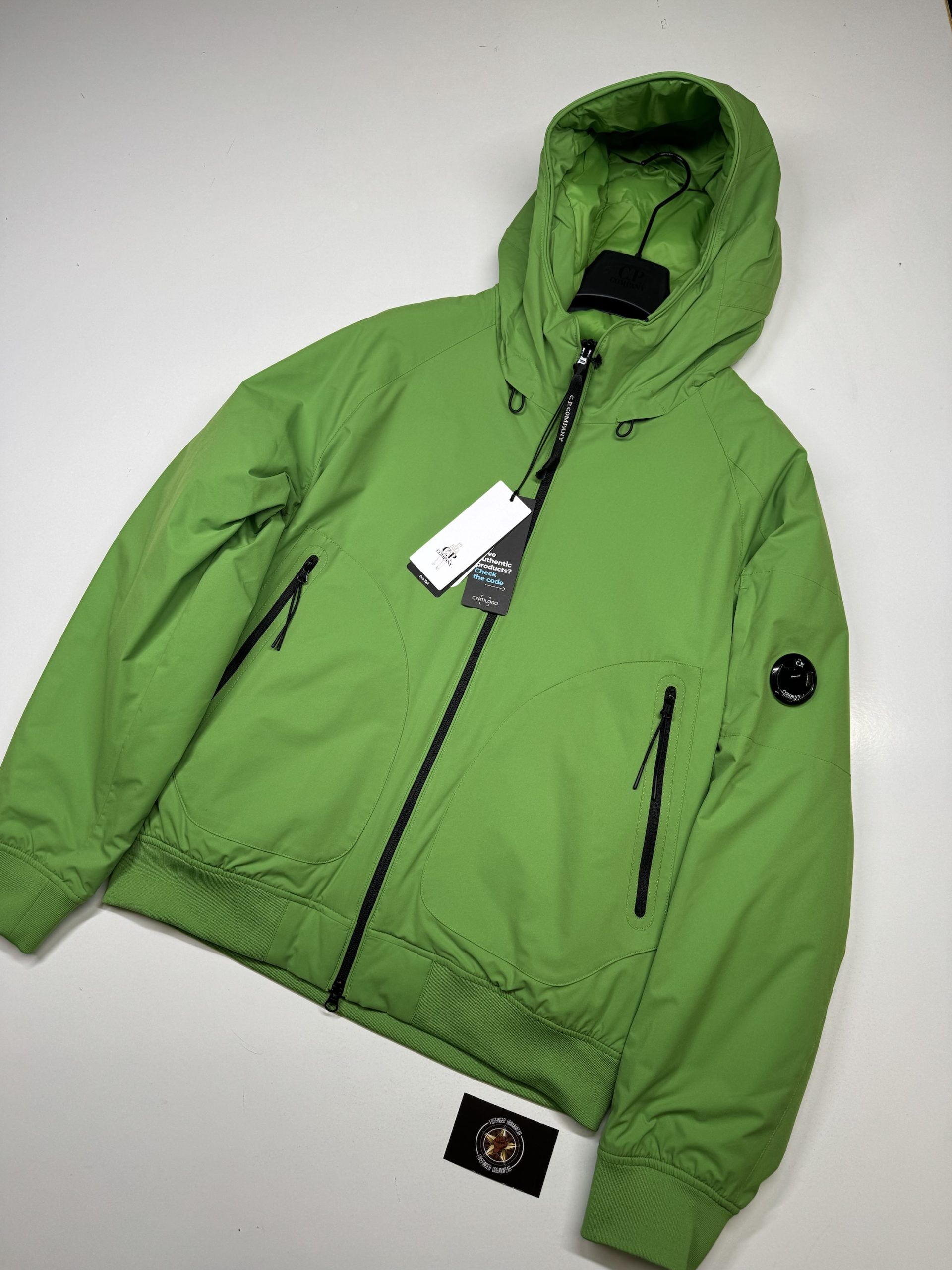 img_6256-2 C.P. COMPANY 173A Pro-Tek Hooded Primaloft Padded Jacket in classic green. - Image 1