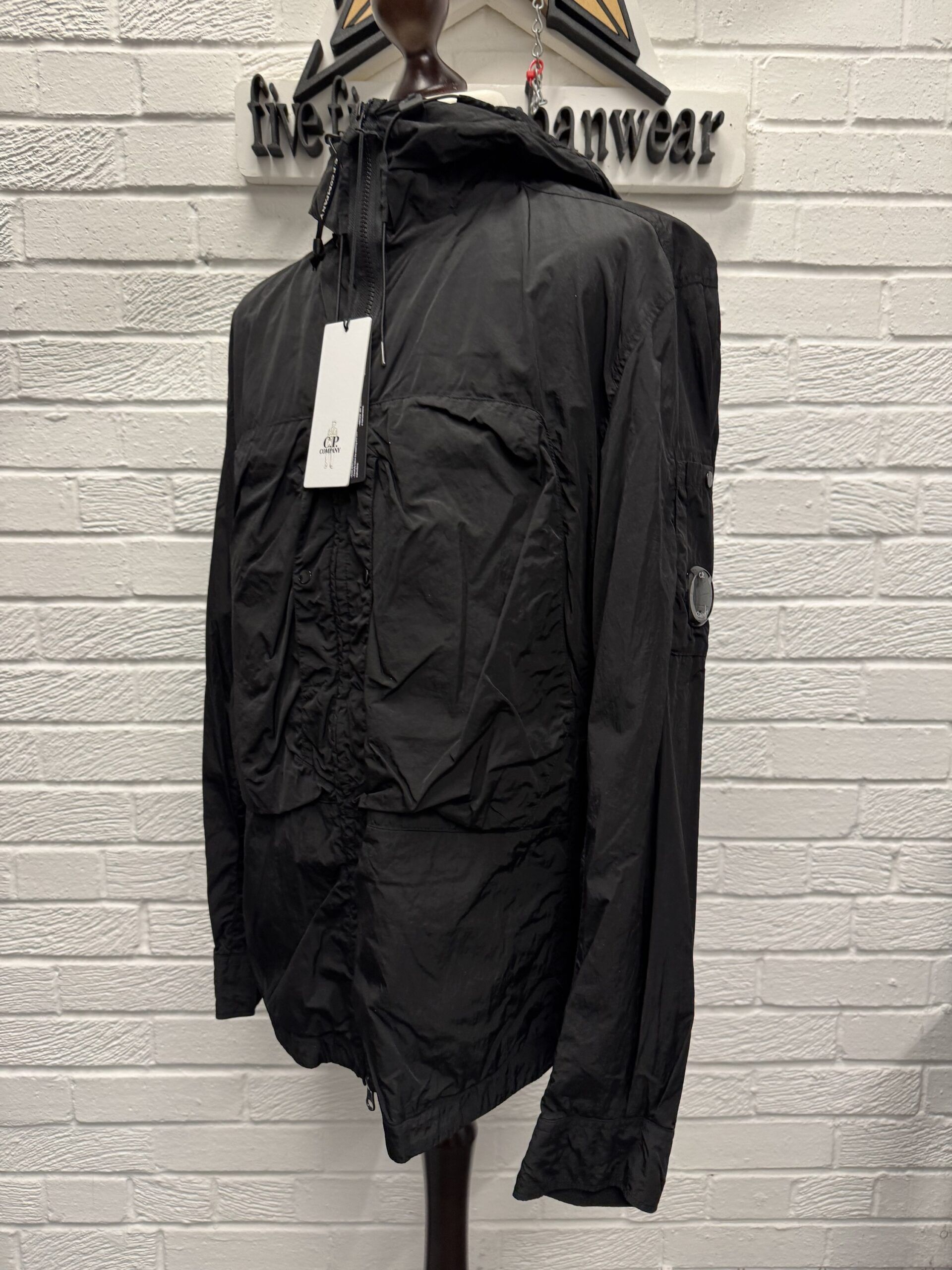 C.P. COMPANY 156A Chrome-R Zipped Hooded Overshirt in Black