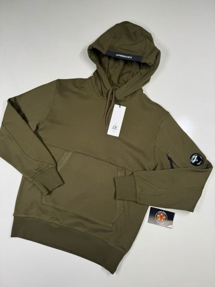 img_6528-3 CP COMPANY 023A Diagonal Raised Fleece Hooded Sweatshirt in Green - XS. / P2P 20” - Image 1