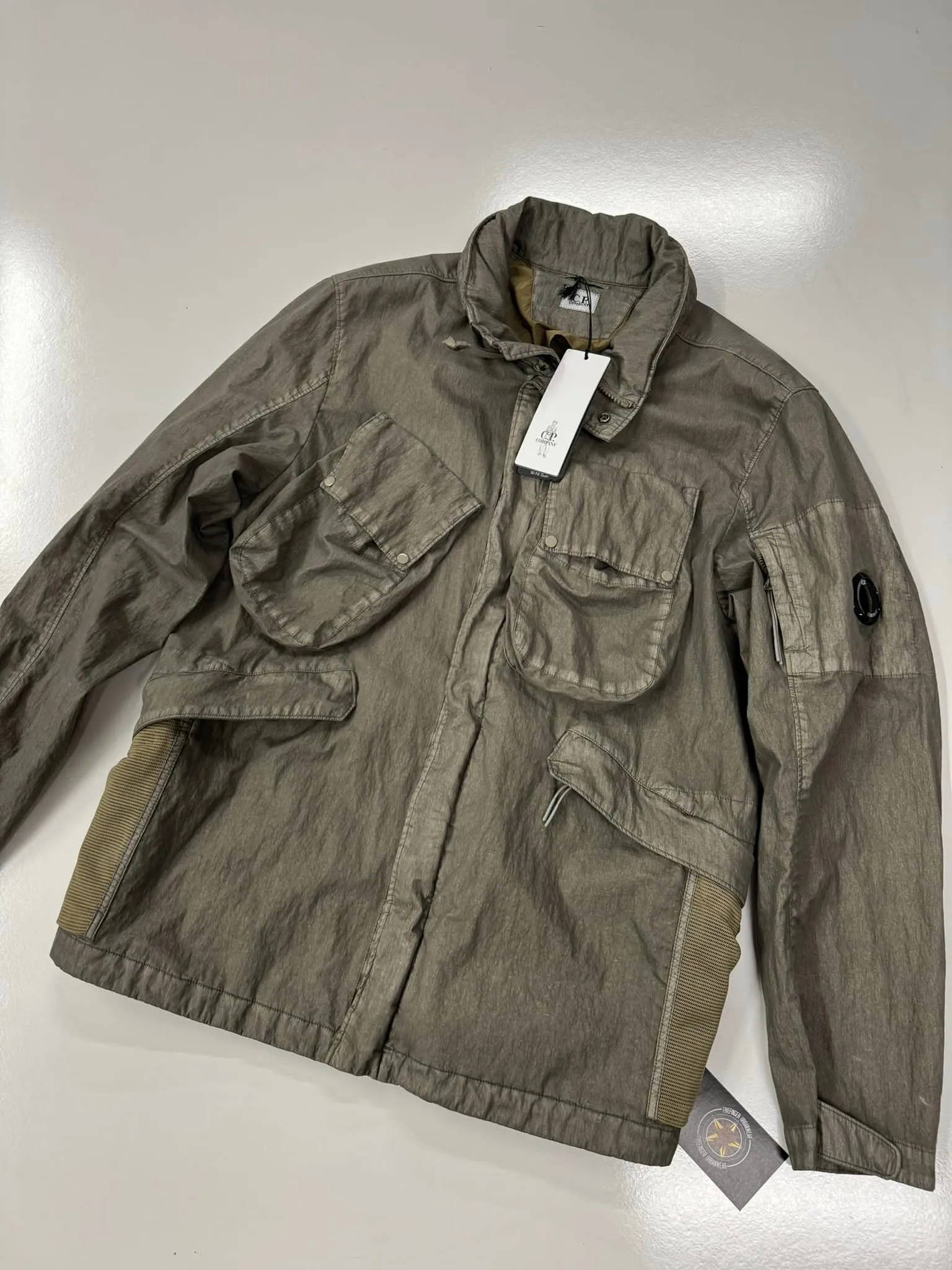 C.P. COMPANY 50 FILI GUM FIELD GOGGLE JACKET IN KHAKI 322 - Image 1