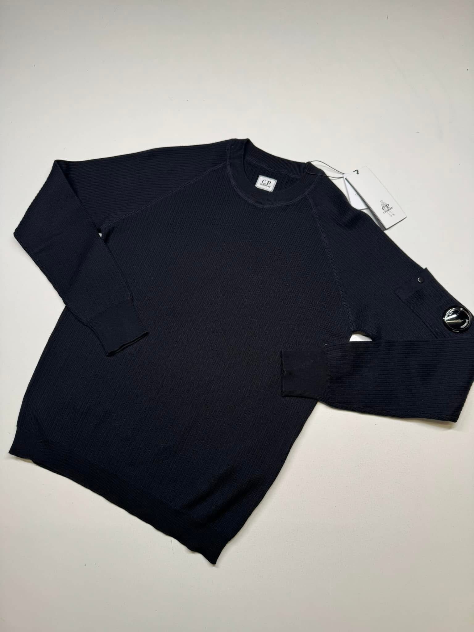 C.P. company 146A  crew knit in sea island cotton in navy - Size 44 / XS / P2P 20” - Image 1
