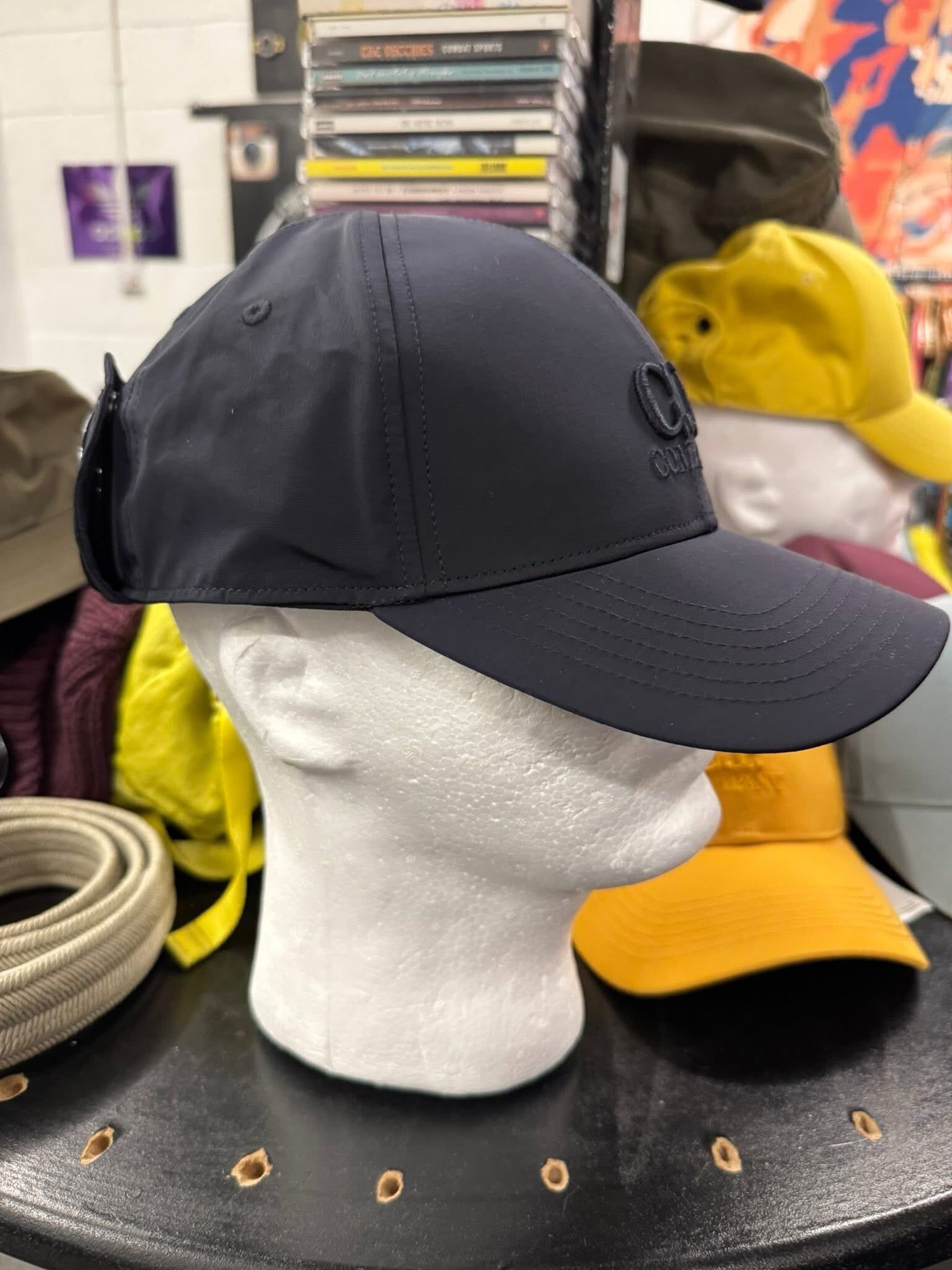 CP COMPANY CHROME GOGGLE CAP IN  NAVY 

Size Medium - Image 1