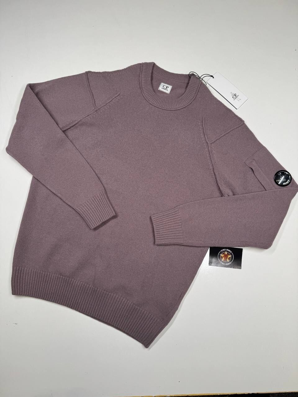 CP COMPANY 047A LAMBSWOOL LENS KNIT SWEATSHIRT IN PURPLE DOVE - Large / P2P 22”. - Image 1