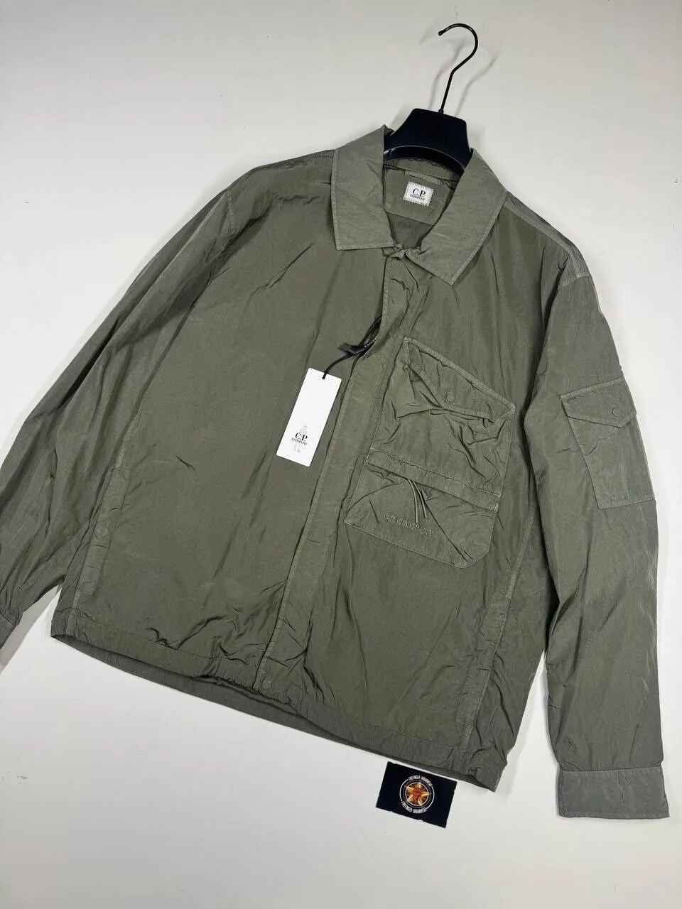 C.P. COMPANY 090A Chrome-R Zipped Overshirt in GREEN / 674 - Image 1