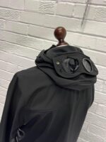 CP Company  C.P. Shell-R Goggle Jacket in black - Image 8