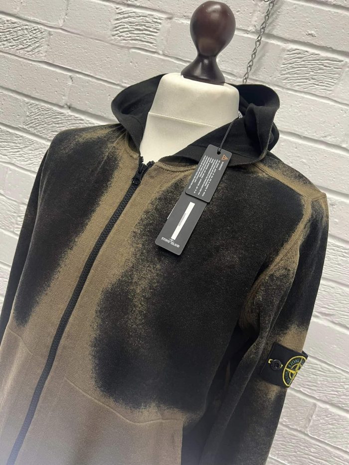 STONE ISLAND 545D9 HAND SPRAYED AIRBRUSH TREATMENT Hooded cardigan knit made in raw hand cotton. - Image 5