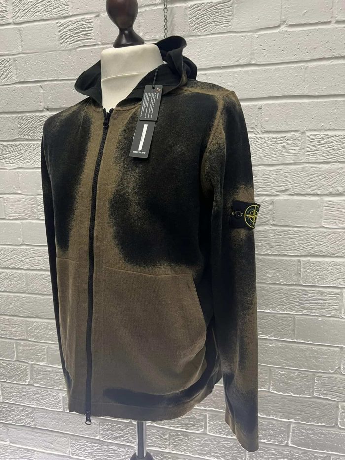 STONE ISLAND 545D9 HAND SPRAYED AIRBRUSH TREATMENT Hooded cardigan knit made in raw hand cotton. - Image 6