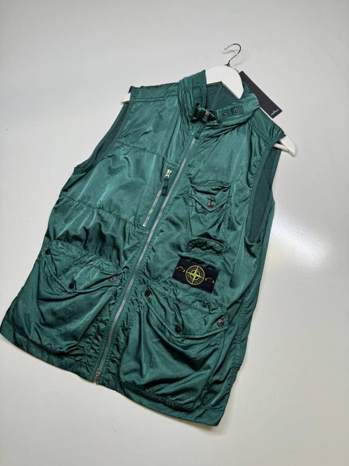 Stone Island G0430 NYLON RASO-TC Vest in Nylon Raso-TC. - Image 1