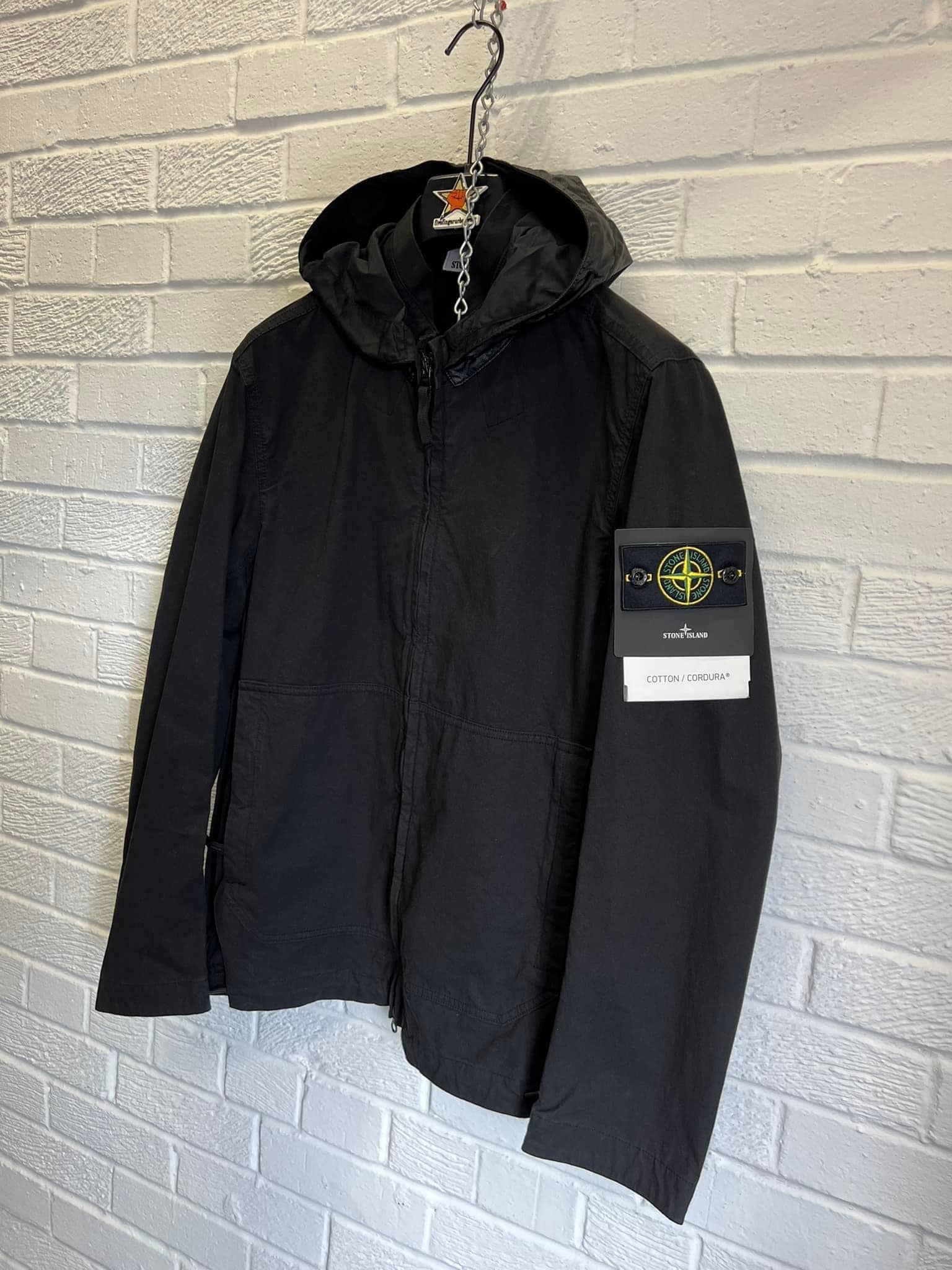 372978215_164411106687208_2511881149940082909_n STONE ISLAND 41521 Hooded jacket in Cotton/Cordura - Small / p2p 21” - Image 1