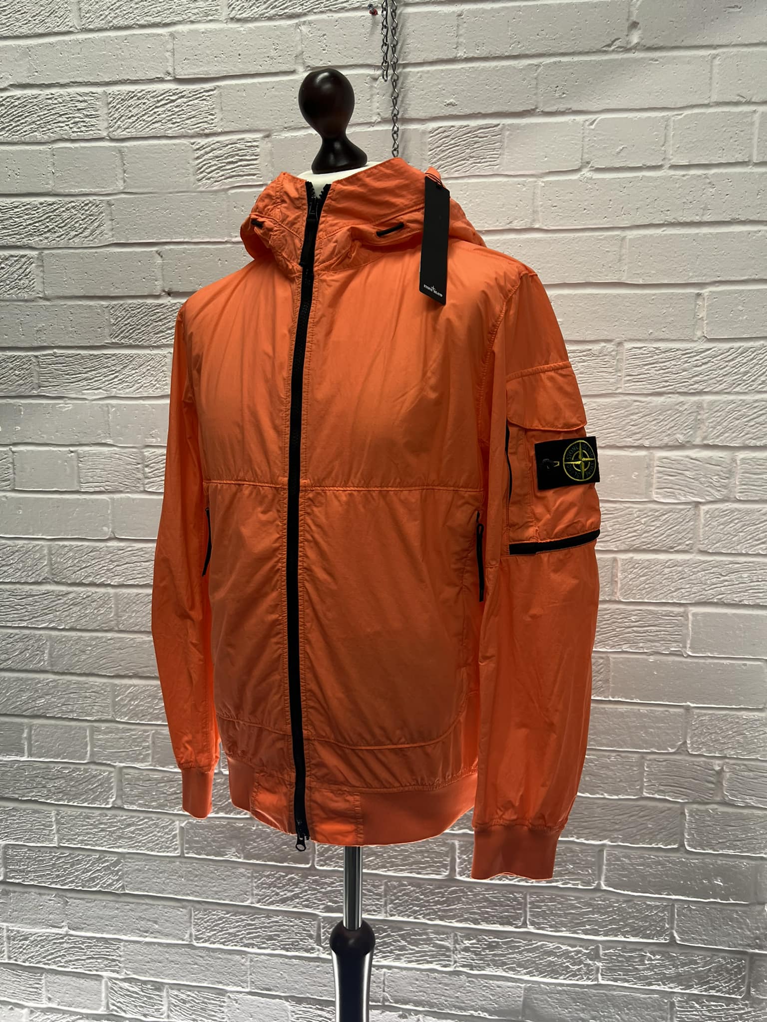 375752257_169099959551656_6811178709867638107_n STONE ISLAND 40632 NASLAN LIGHT WATRO GARMENT DYED JACKET IN ORANGE. MEDIUM - Image 1