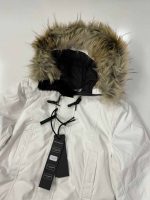 COAT OF ARMS - NEW YORK WOMENS HEAVY DOWN PARKA IN WHITE - Image 4