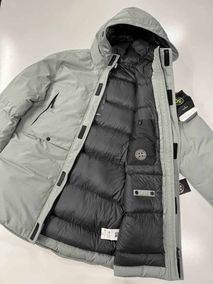 STONE ISLAND 70826 MICRO TWILL DOWN PARKA IN SAGE GREEN  -   Large / p2p 25” - Image 4