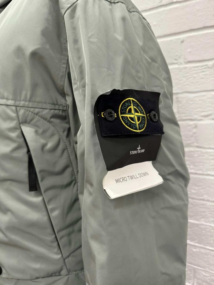 STONE ISLAND 70826 MICRO TWILL DOWN PARKA IN SAGE GREEN  -   Large / p2p 25” - Image 6