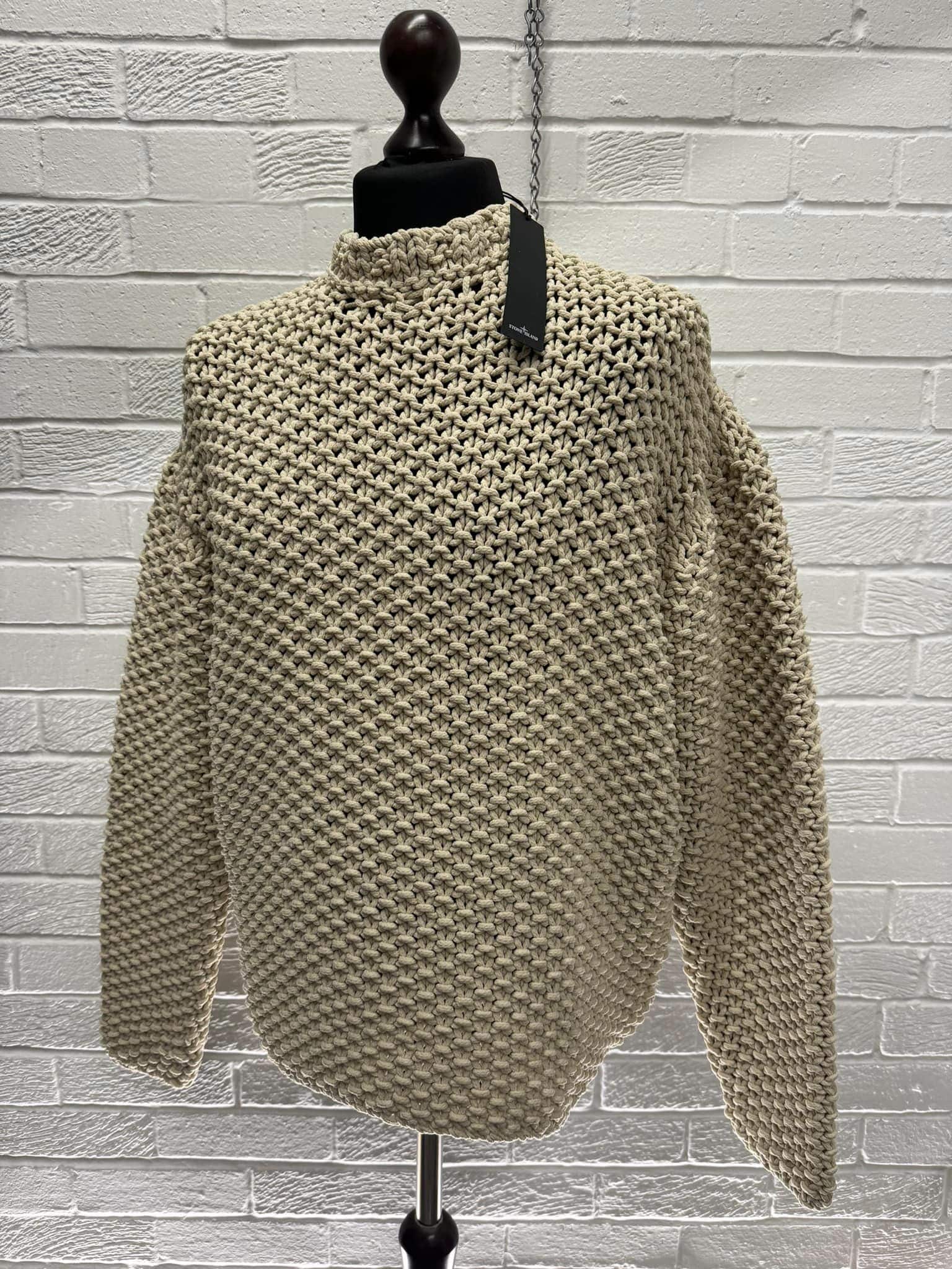 Nala Croppded knit top 水陸両用 Nala Croppded knit top 水陸両用