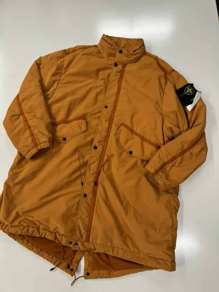 409622778_230431016751883_2728987165911247983_n STONE ISLAND 70631 DAVID LIGHT-TC WITH MICRO FLEECE FISHTALE TRENCH COAT - Large / 28” p2p (fitting big) - Image 1