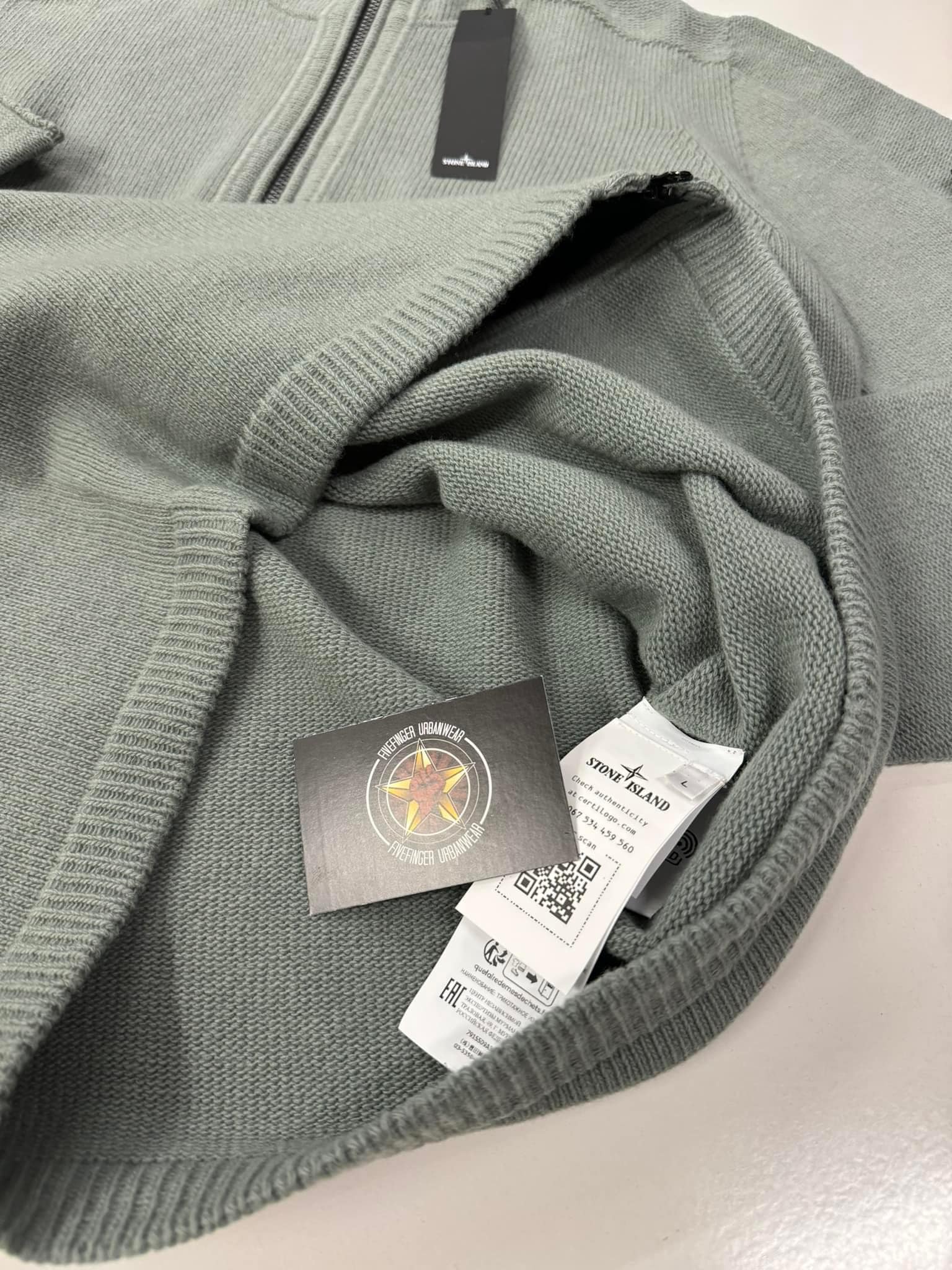 Stone Island 509A3 Hooded cardigan knit in lambswool - Colour SAGE 