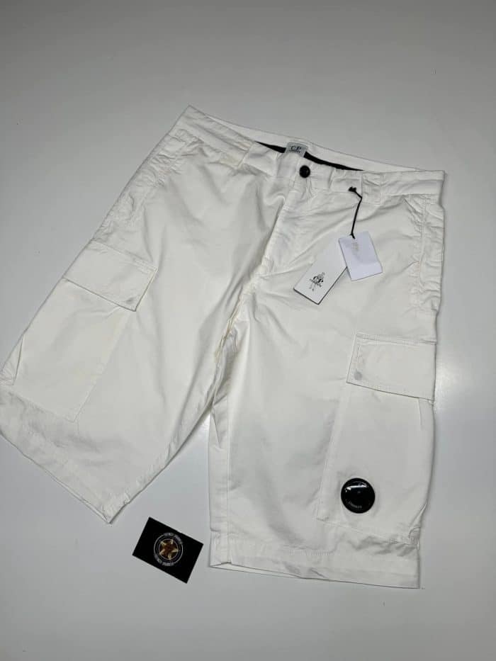 CP Company 268A Bermuda Cargo shorts in Twill Stretch. - White - Image 1