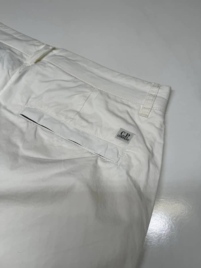 CP Company 268A Bermuda Cargo shorts in Twill Stretch. - White - Image 4