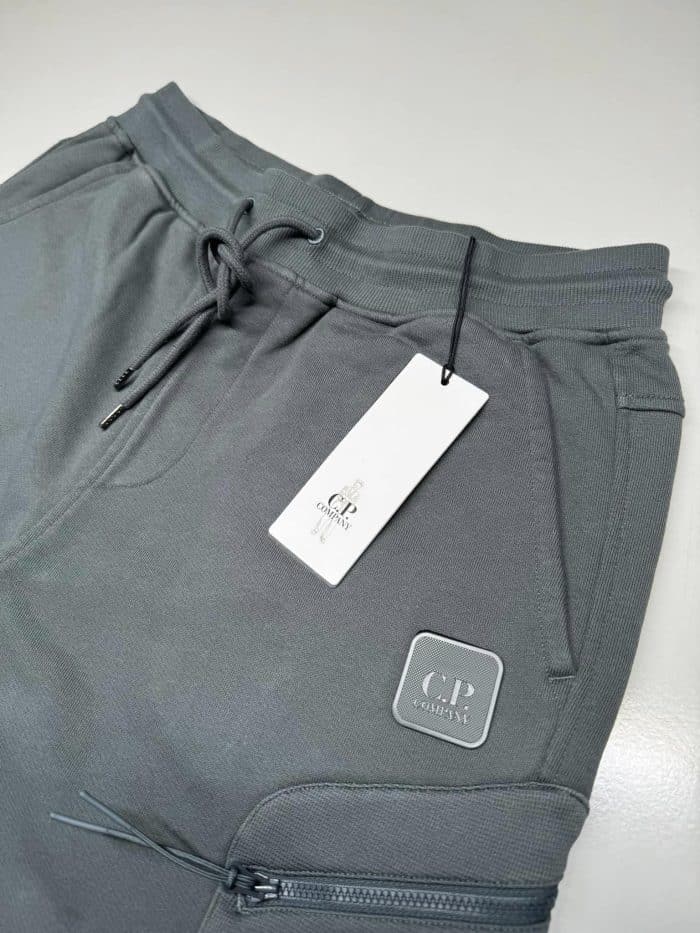CP Company Diagonal Raised Fleece Metropolis Jogging Bermuda in Grey - Image 2