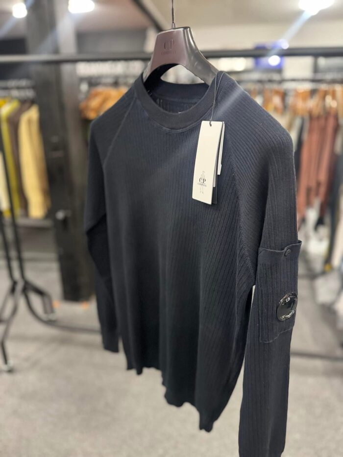 C.P. company 146A  crew knit in sea island cotton in navy - Size 44 / XS / P2P 20” - Image 4