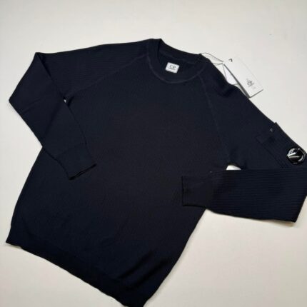 C.P. company 146A  crew knit in sea island cotton in navy - Size 44 / XS / P2P 20”