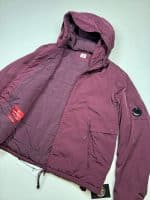 CP Company Chrome- R padded hooded jacket in plum 

Size 50 / Large / p2p 24” outer - Image 5