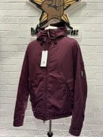 CP Company Chrome- R padded hooded jacket in plum 

Size 50 / Large / p2p 24” outer - Image 6