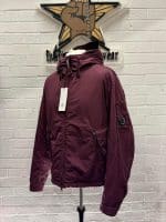 CP Company Chrome- R padded hooded jacket in plum 

Size 50 / Large / p2p 24” outer - Image 8