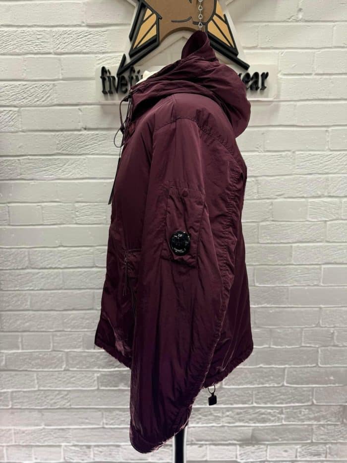 CP Company Chrome- R padded hooded jacket in plum 

Size 50 / Large / p2p 24” outer - Image 10