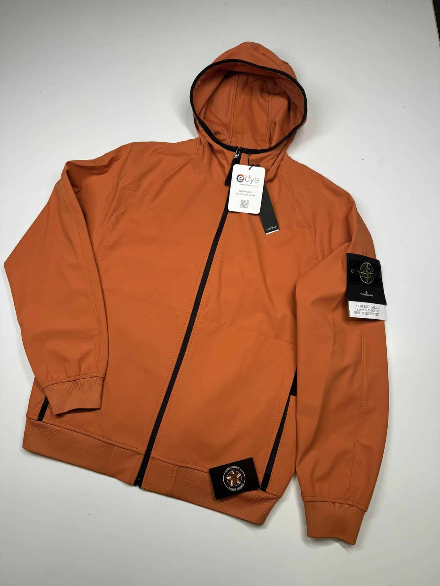 Stone Island 40927 Hooded Jacket in Soft Shell -R – Orange