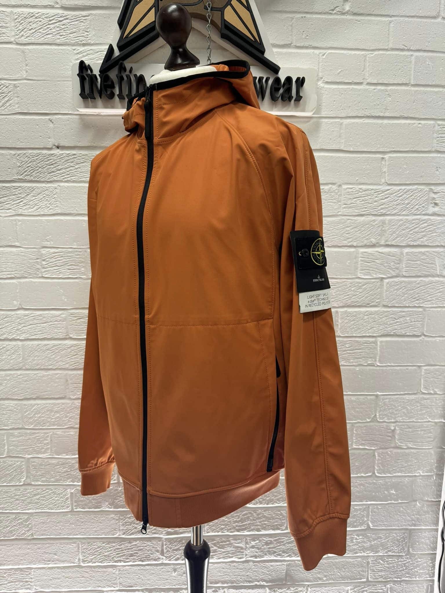 Stone Island 40927 Hooded Jacket in Soft Shell -R – Orange
