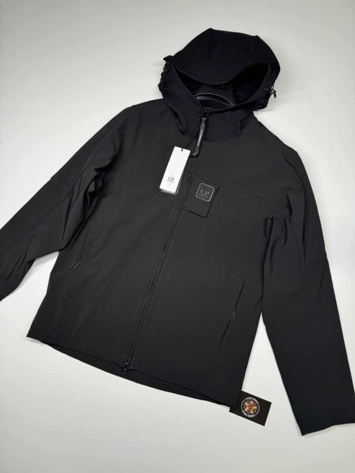 CP Company 064A Metropolis Series C.P. Shell-R Hooded Jacket in Black - Image 2