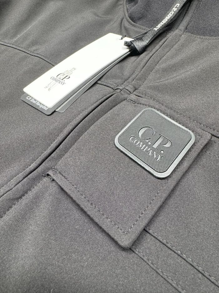 CP Company 064A Metropolis Series C.P. Shell-R Hooded Jacket in Black - Image 4