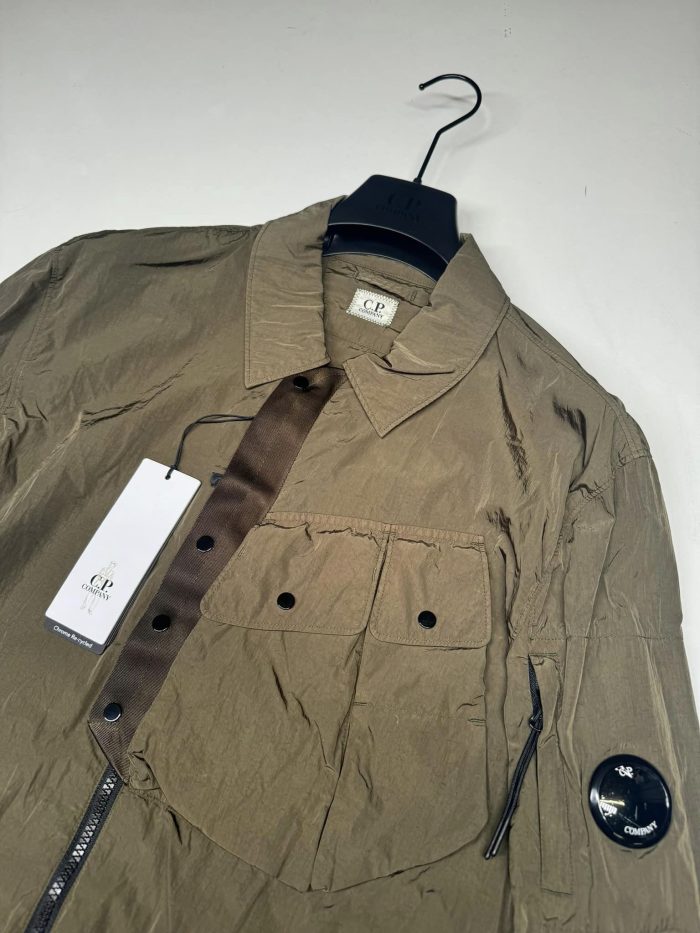 C.P. COMPANY 104A Chrome-R Zipped Overshirt in Green - Image 2