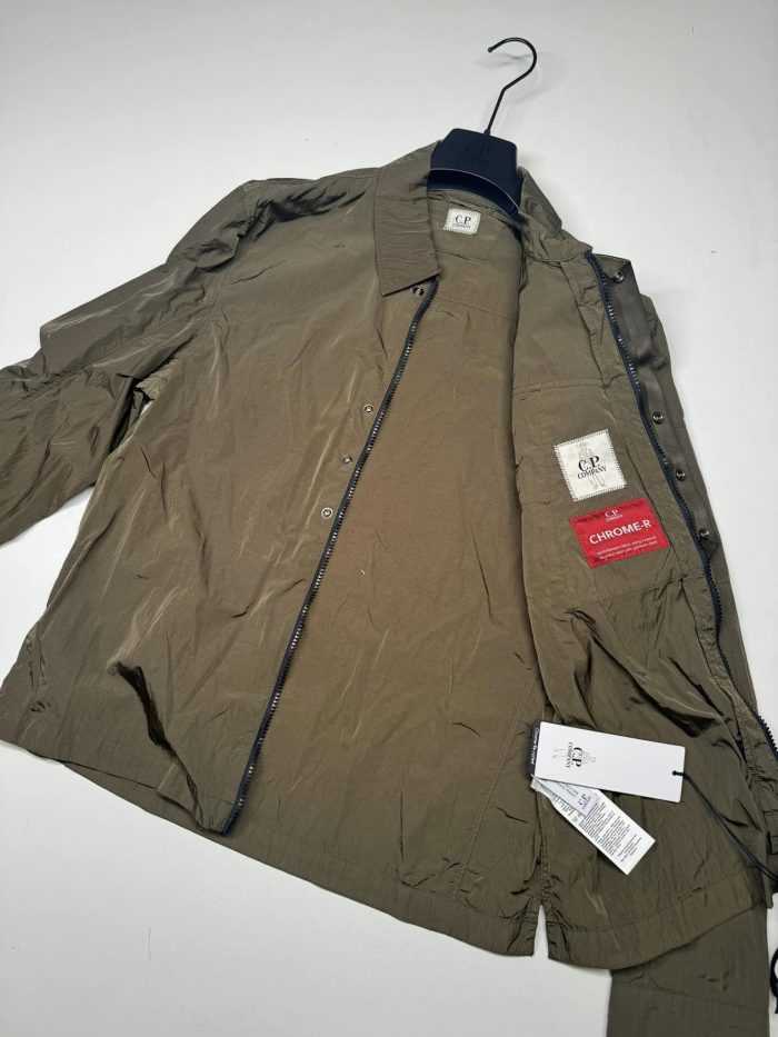 C.P. COMPANY 104A Chrome-R Zipped Overshirt in Green - Image 6
